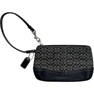 ⭐️SALE⭐️ Coach Monogram Wristlet 2000s y2k